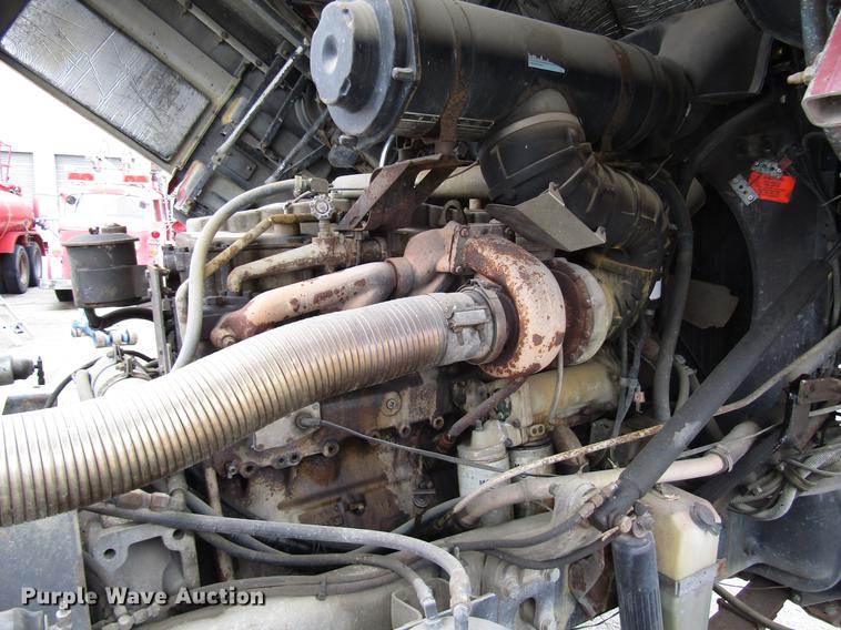 image for item DD3782 1985 Ford CL9000 semi truck