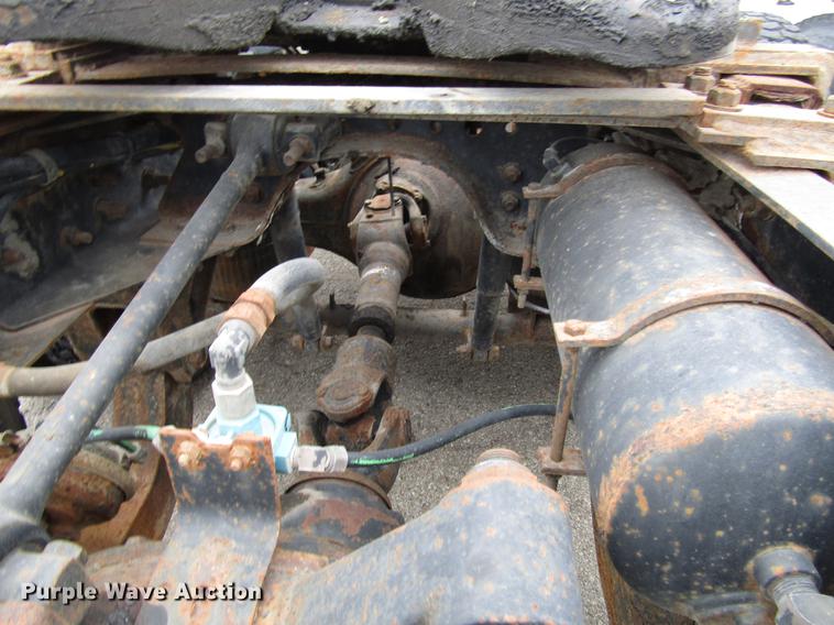 image for item DD3782 1985 Ford CL9000 semi truck