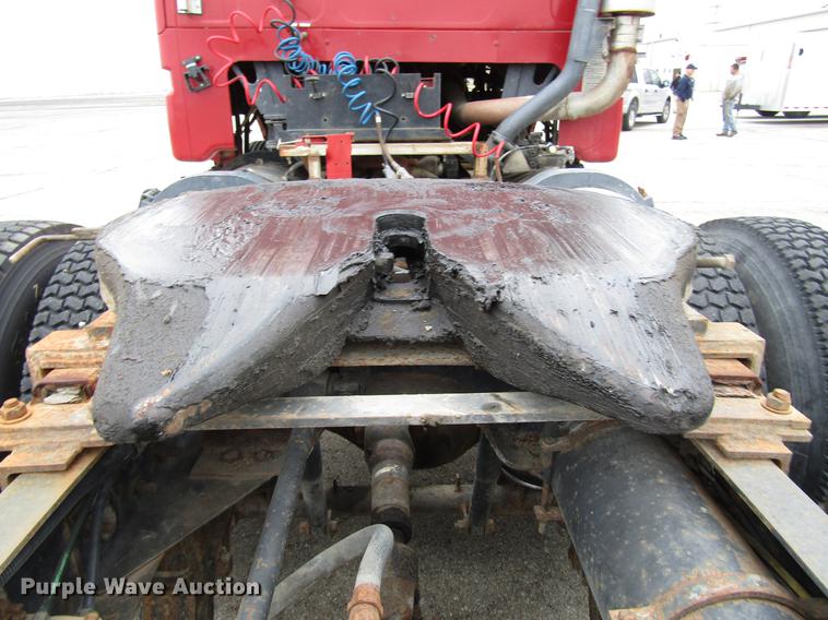 image for item DD3782 1985 Ford CL9000 semi truck