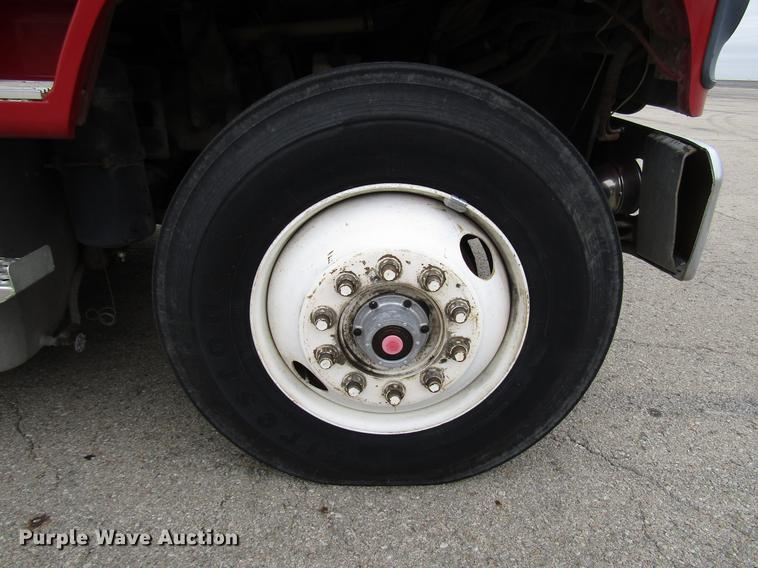 image for item DD3782 1985 Ford CL9000 semi truck