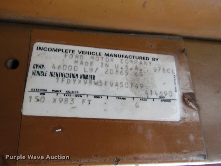 image for item DD3782 1985 Ford CL9000 semi truck