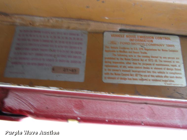 image for item DD3782 1985 Ford CL9000 semi truck