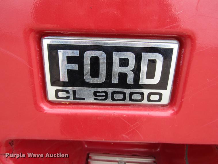 image for item DD3782 1985 Ford CL9000 semi truck