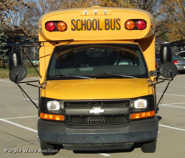 image for item DD3799 2003 Chevrolet Express 3500 school bus