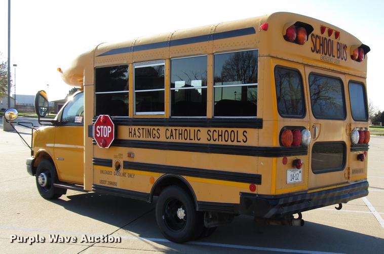 image for item DD3799 2003 Chevrolet Express 3500 school bus