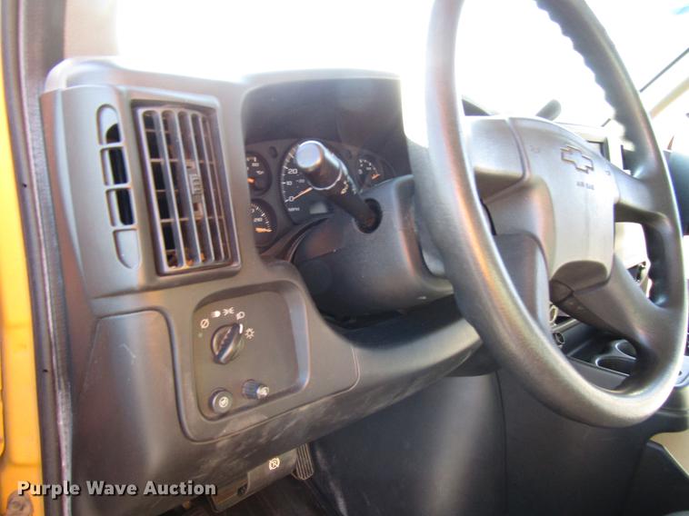 image for item DD3799 2003 Chevrolet Express 3500 school bus