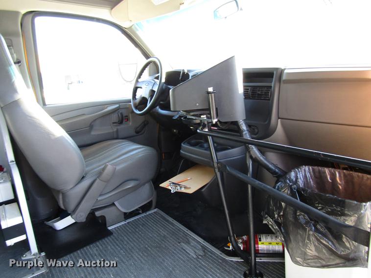 image for item DD3799 2003 Chevrolet Express 3500 school bus