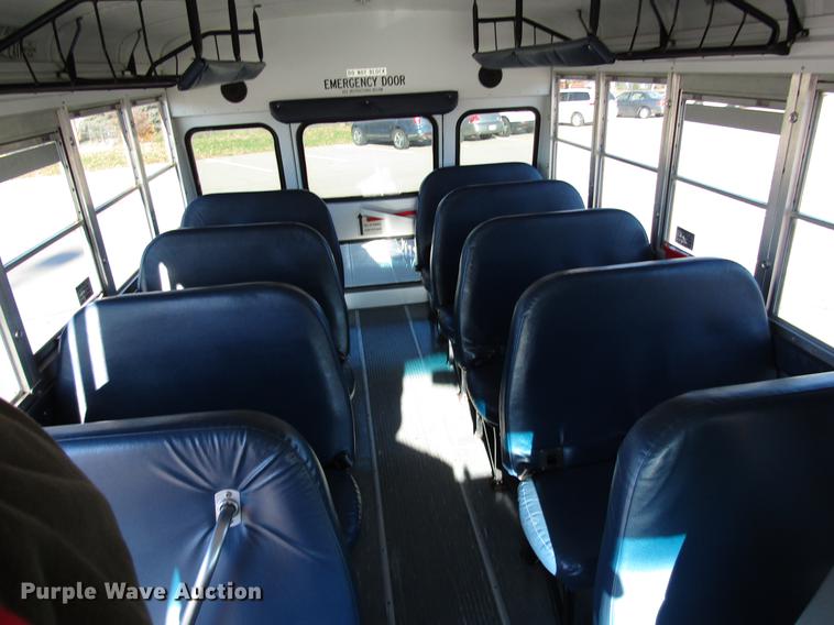 image for item DD3799 2003 Chevrolet Express 3500 school bus