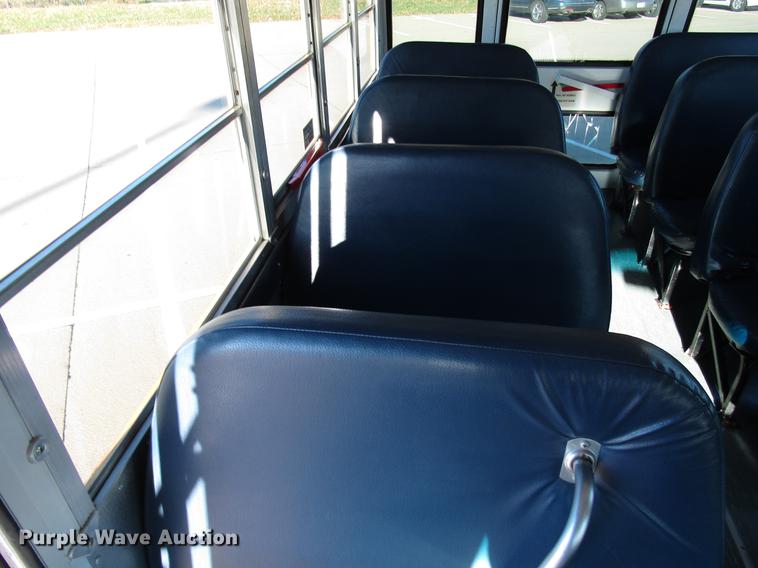 image for item DD3799 2003 Chevrolet Express 3500 school bus