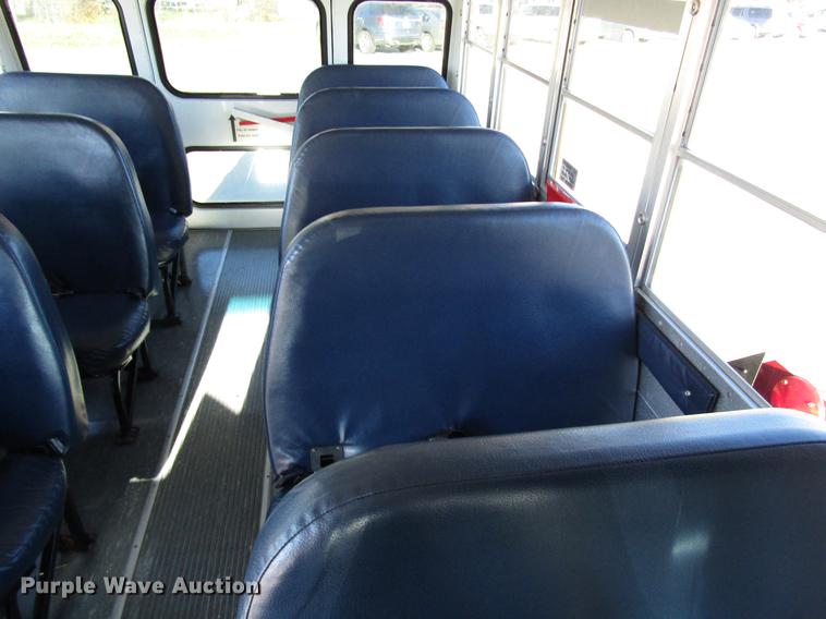 image for item DD3799 2003 Chevrolet Express 3500 school bus