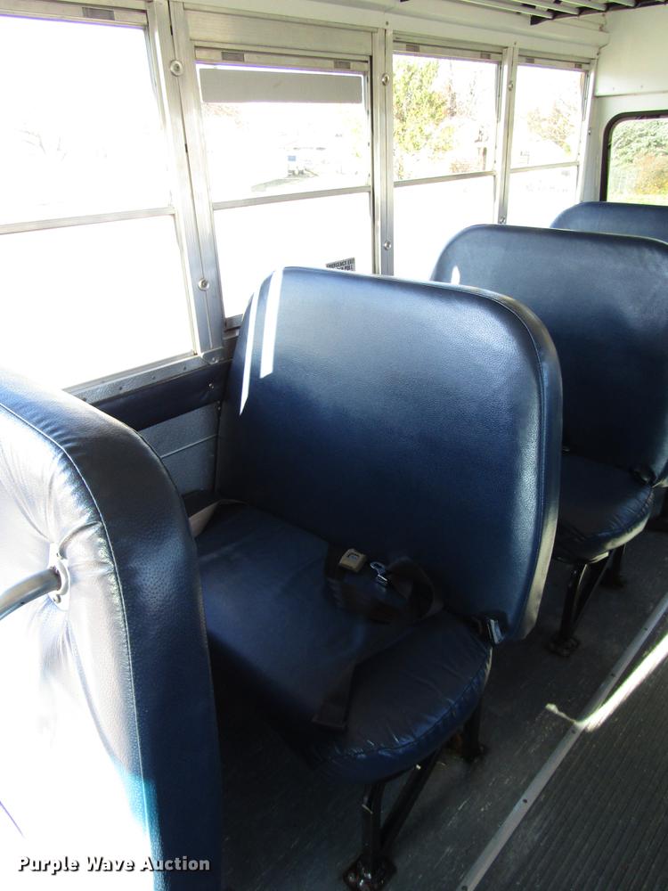 image for item DD3799 2003 Chevrolet Express 3500 school bus