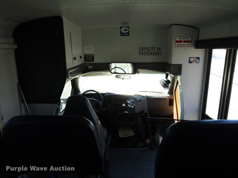 image for item DD3799 2003 Chevrolet Express 3500 school bus