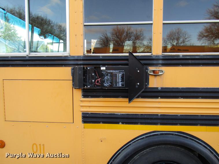 image for item DD3800 2001 Blue Bird TC2000 school bus