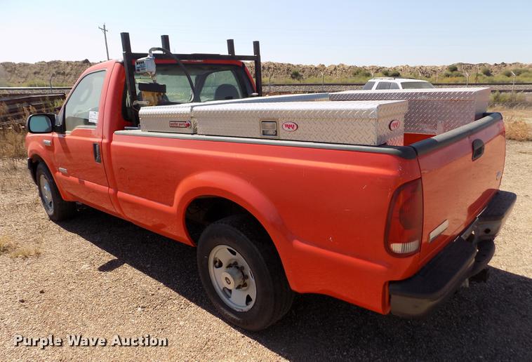 image for item DD5890 2006 Ford F250 Super Duty XL pickup truck