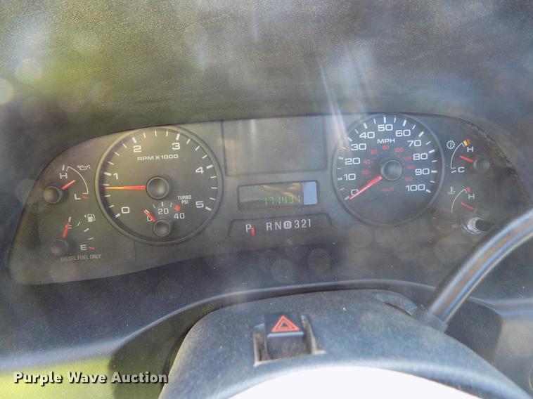 image for item DD5890 2006 Ford F250 Super Duty XL pickup truck