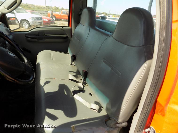 image for item DD5890 2006 Ford F250 Super Duty XL pickup truck