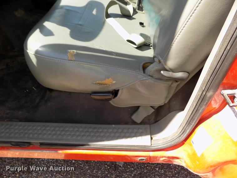 image for item DD5890 2006 Ford F250 Super Duty XL pickup truck