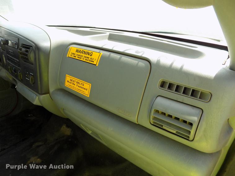 image for item DD5890 2006 Ford F250 Super Duty XL pickup truck