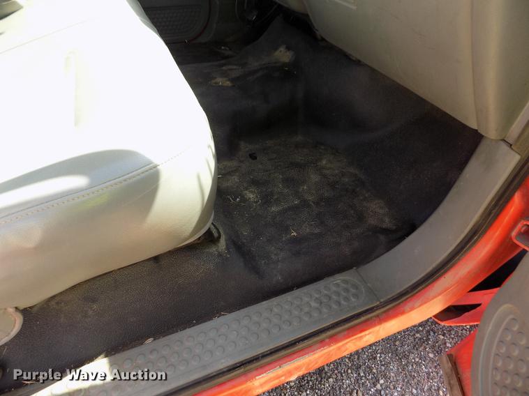 image for item DD5890 2006 Ford F250 Super Duty XL pickup truck