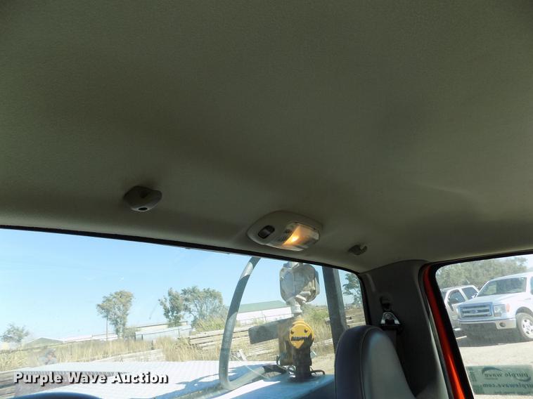 image for item DD5890 2006 Ford F250 Super Duty XL pickup truck