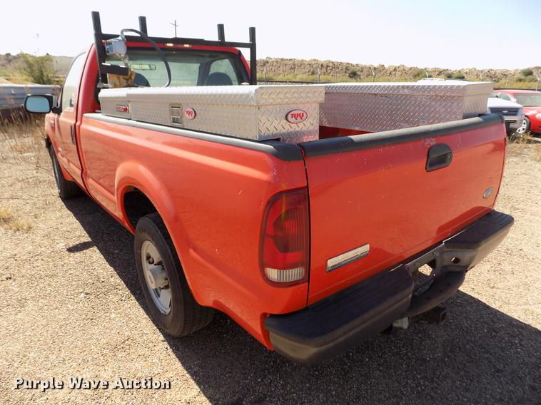 image for item DD5890 2006 Ford F250 Super Duty XL pickup truck