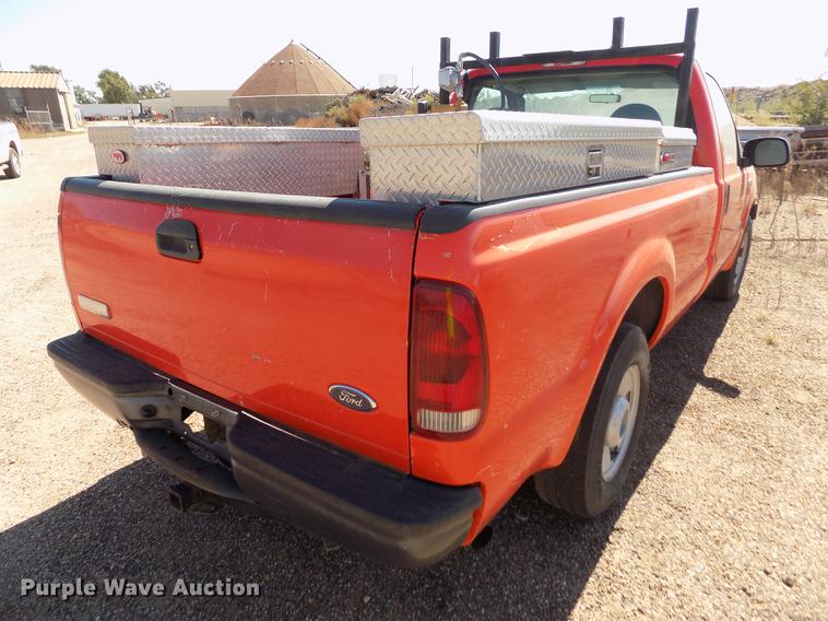 image for item DD5890 2006 Ford F250 Super Duty XL pickup truck