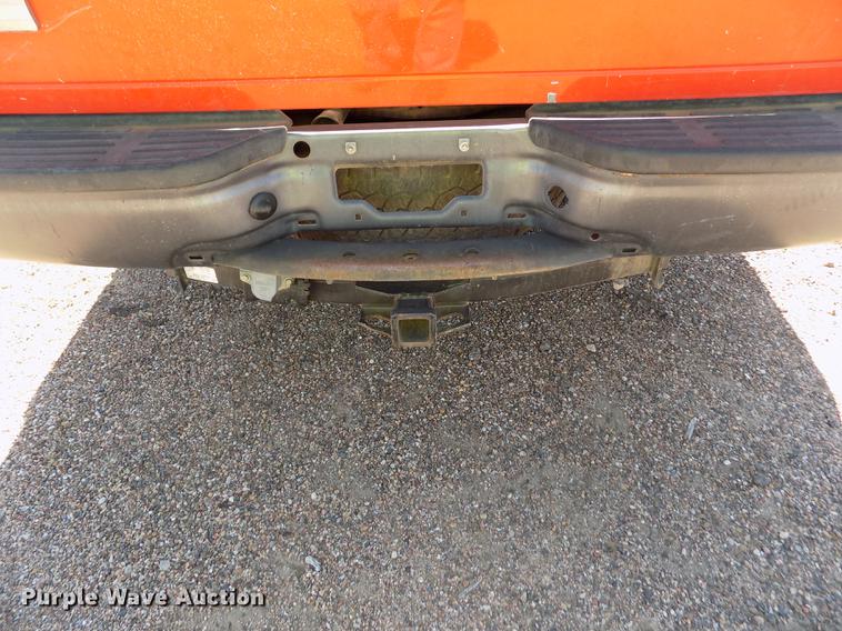 image for item DD5890 2006 Ford F250 Super Duty XL pickup truck