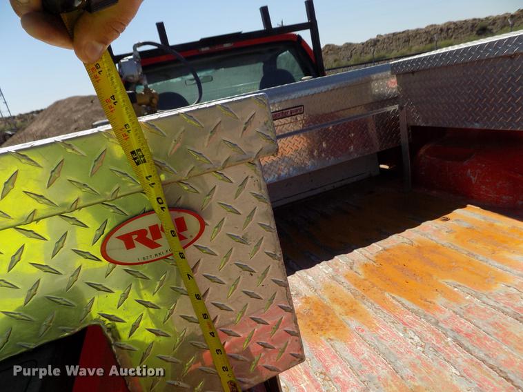 image for item DD5890 2006 Ford F250 Super Duty XL pickup truck