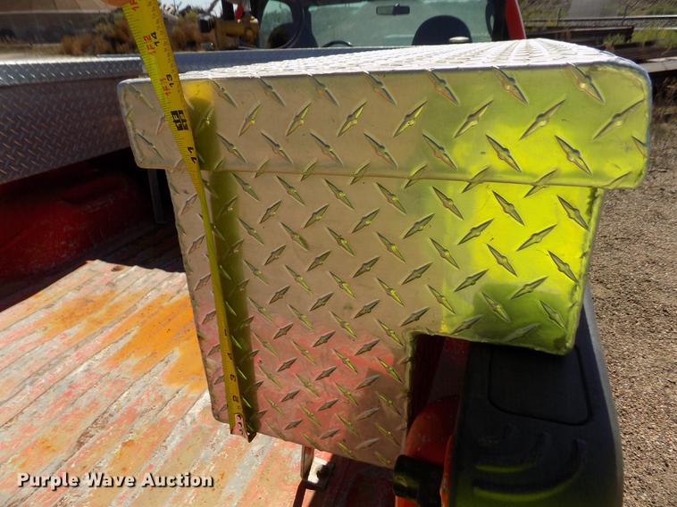 image for item DD5890 2006 Ford F250 Super Duty XL pickup truck