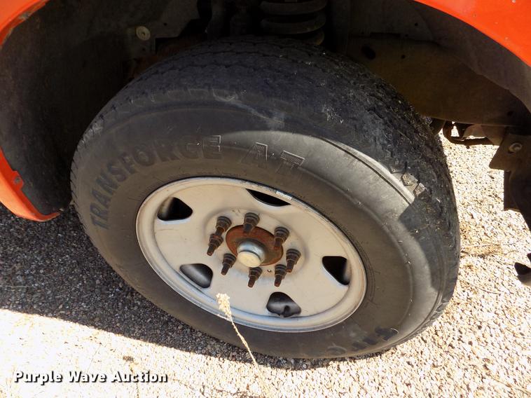 image for item DD5890 2006 Ford F250 Super Duty XL pickup truck