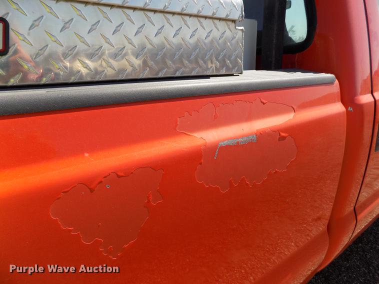 image for item DD5890 2006 Ford F250 Super Duty XL pickup truck