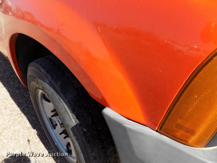 image for item DD5890 2006 Ford F250 Super Duty XL pickup truck