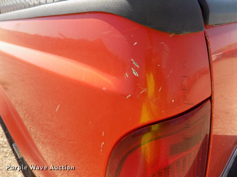 image for item DD5890 2006 Ford F250 Super Duty XL pickup truck