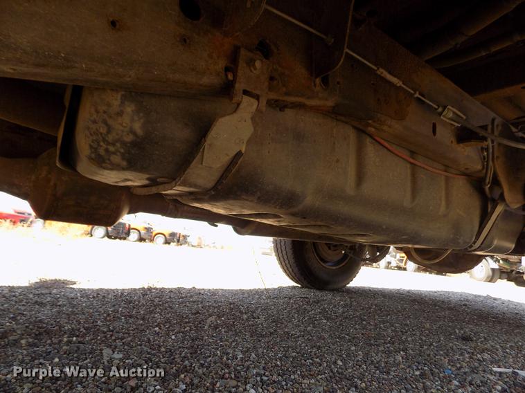 image for item DD5890 2006 Ford F250 Super Duty XL pickup truck