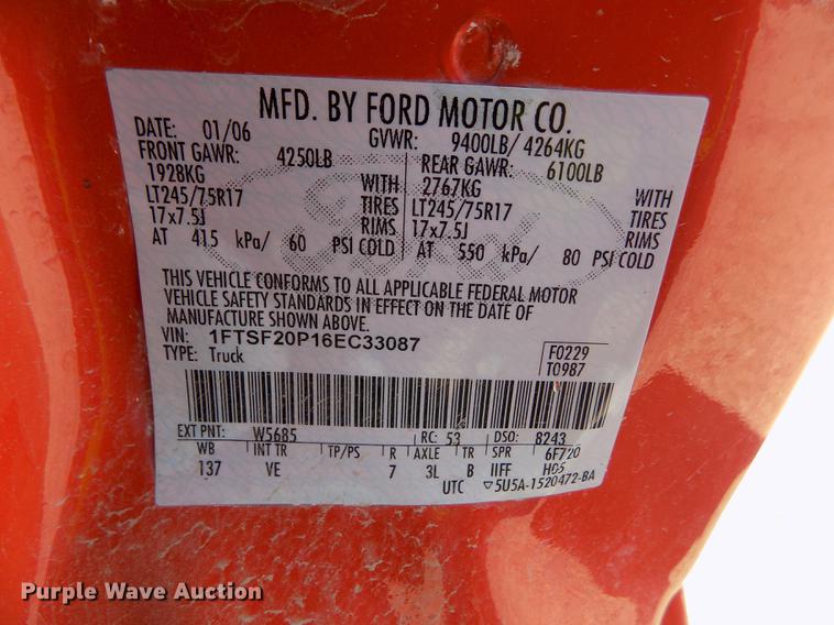 image for item DD5890 2006 Ford F250 Super Duty XL pickup truck