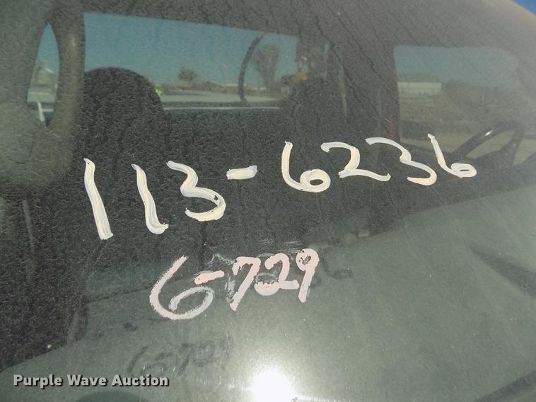 image for item DD5890 2006 Ford F250 Super Duty XL pickup truck