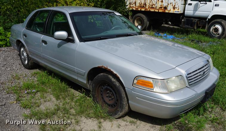 image for item DD7901 2000 Ford Crown Victoria Police Interceptor