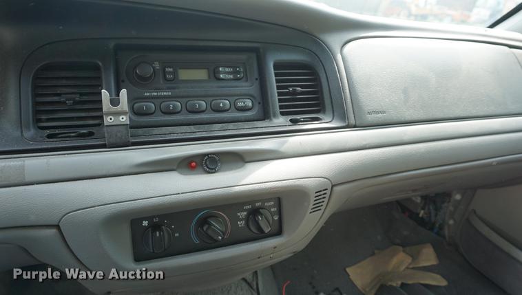 image for item DD7901 2000 Ford Crown Victoria Police Interceptor
