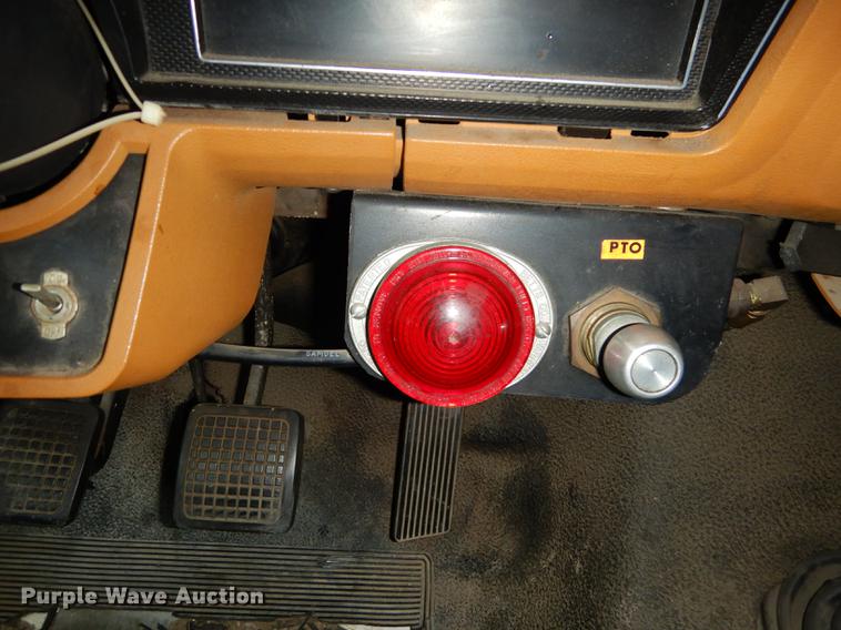 image for item DE1761 1980 Ford F600 jet fuel truck