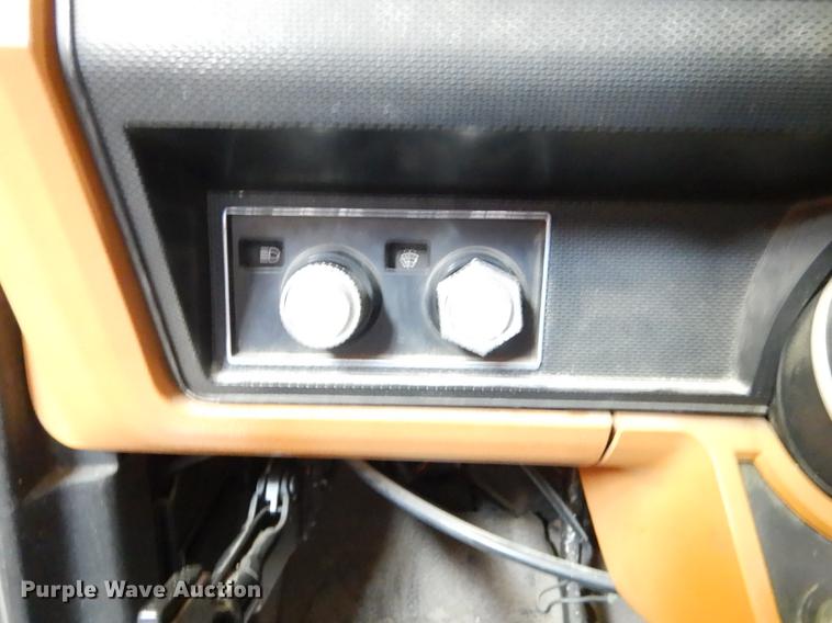 image for item DE1761 1980 Ford F600 jet fuel truck