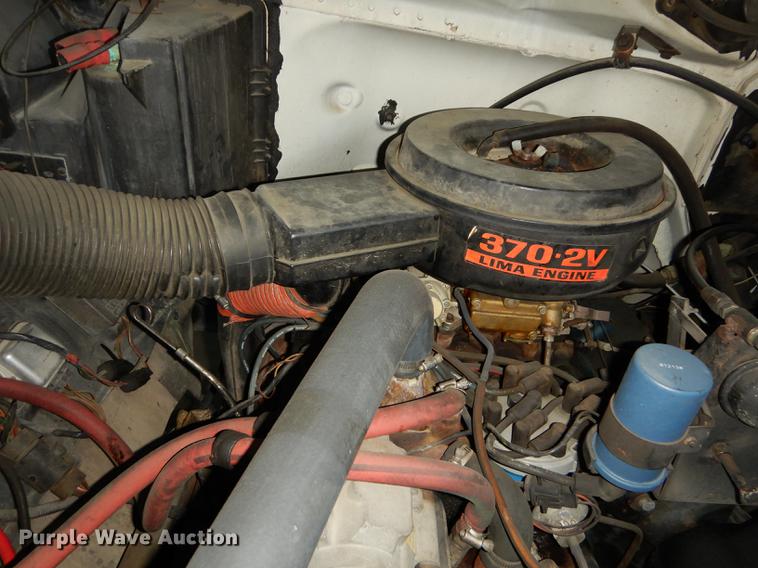 image for item DE1761 1980 Ford F600 jet fuel truck