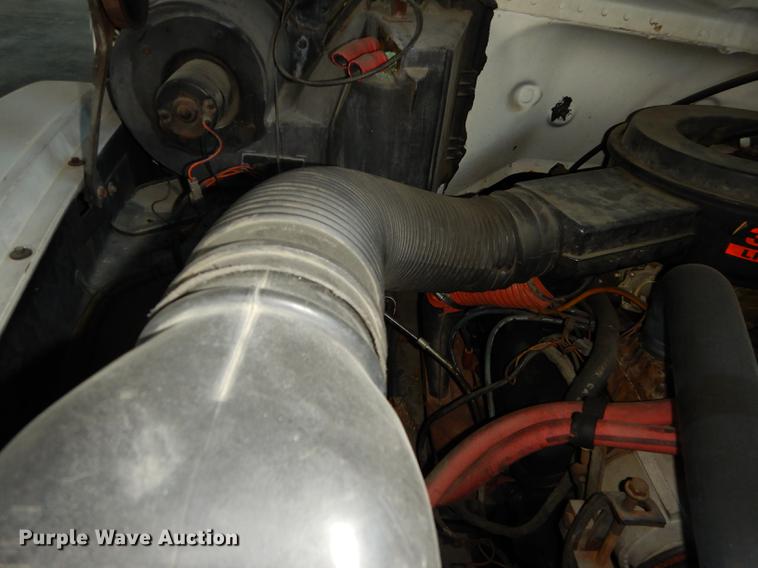 image for item DE1761 1980 Ford F600 jet fuel truck