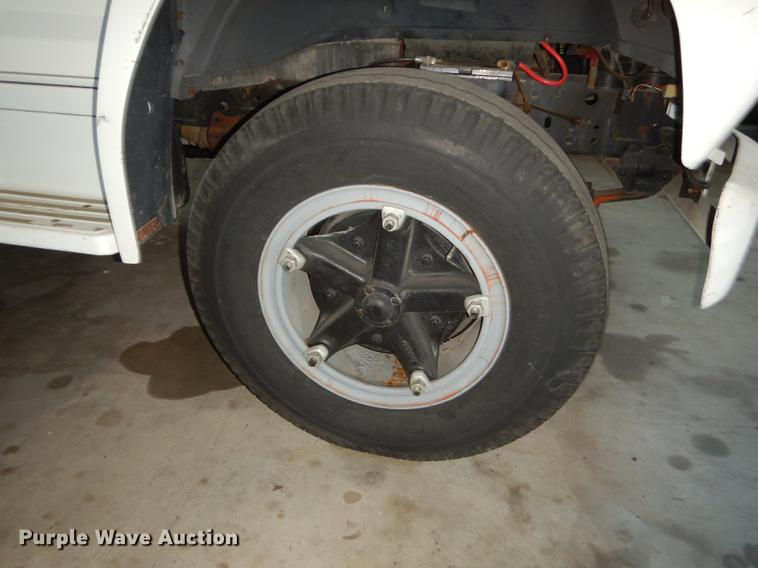 image for item DE1761 1980 Ford F600 jet fuel truck