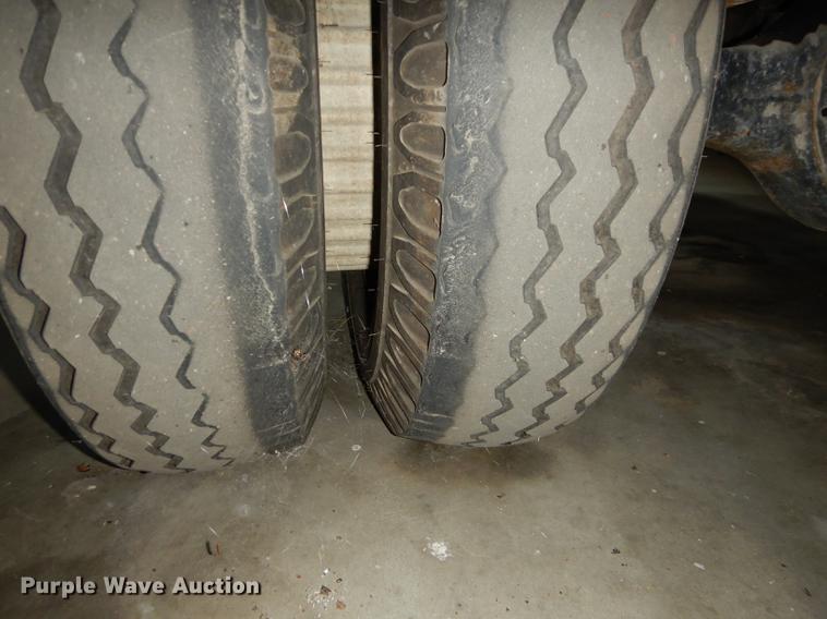 image for item DE1761 1980 Ford F600 jet fuel truck