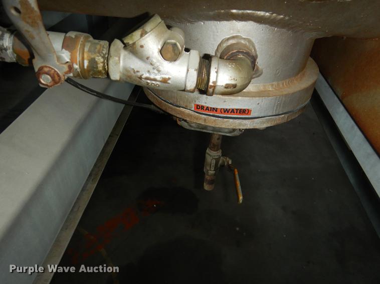 image for item DE1761 1980 Ford F600 jet fuel truck