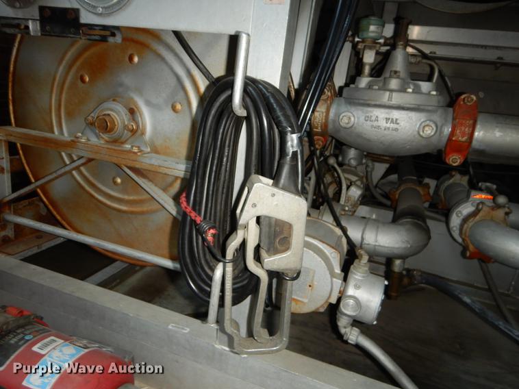 image for item DE1761 1980 Ford F600 jet fuel truck