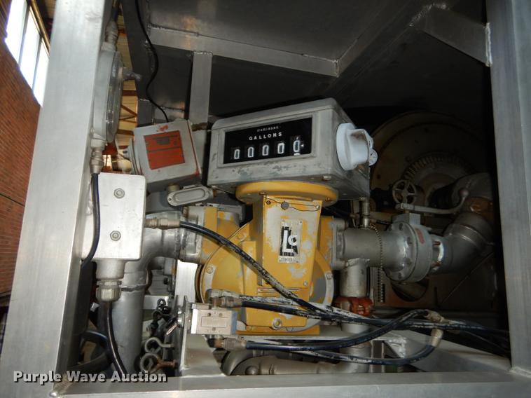 image for item DE1761 1980 Ford F600 jet fuel truck