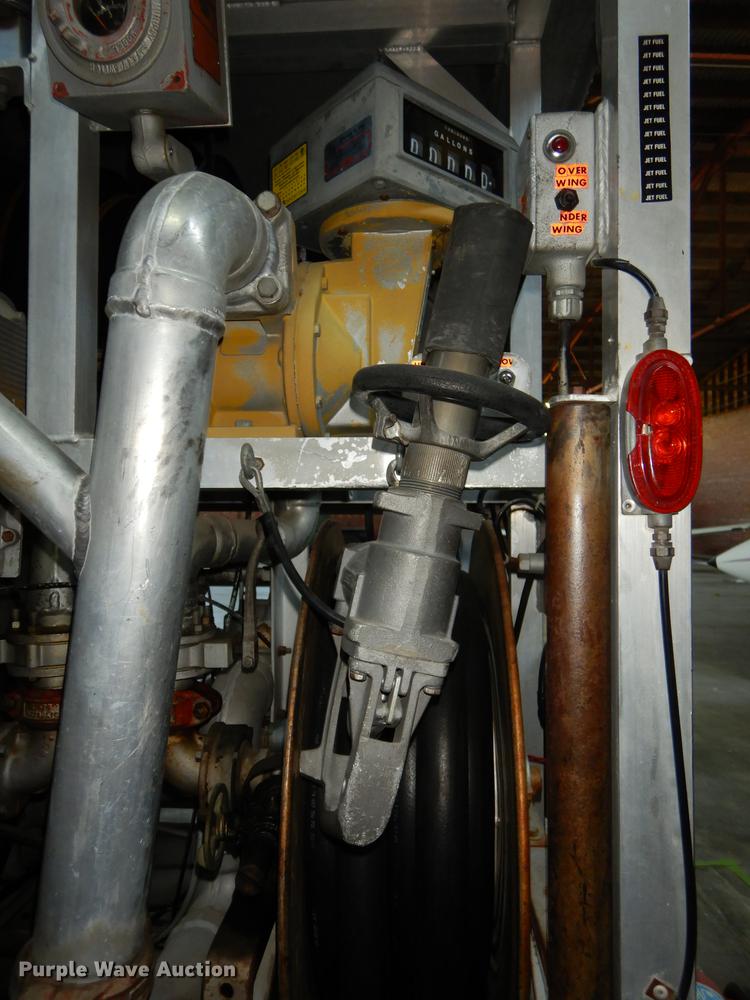 image for item DE1761 1980 Ford F600 jet fuel truck