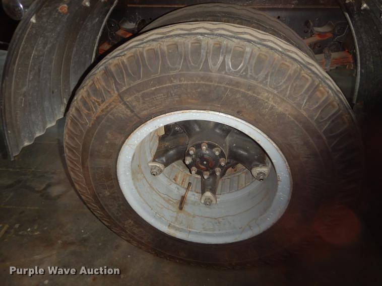 image for item DE1761 1980 Ford F600 jet fuel truck