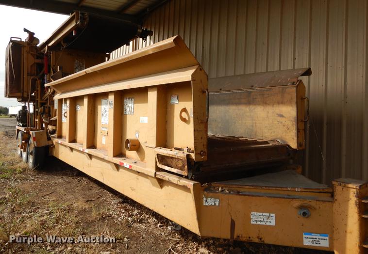 image for item DE1787 2002 Bandit 3680 Beast horizontal recycler/grinder